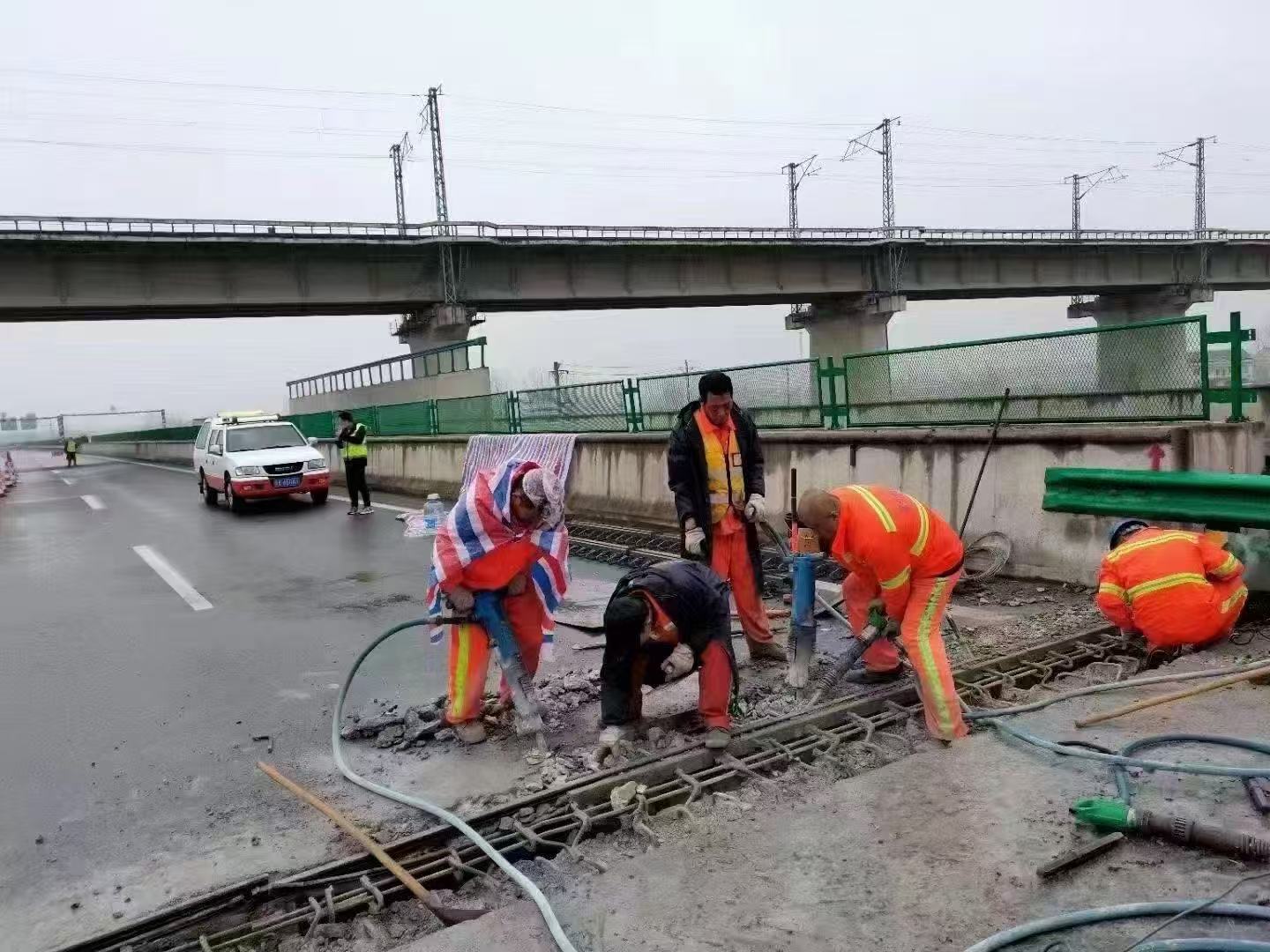 杜尔伯特桥梁伸缩缝抢修料