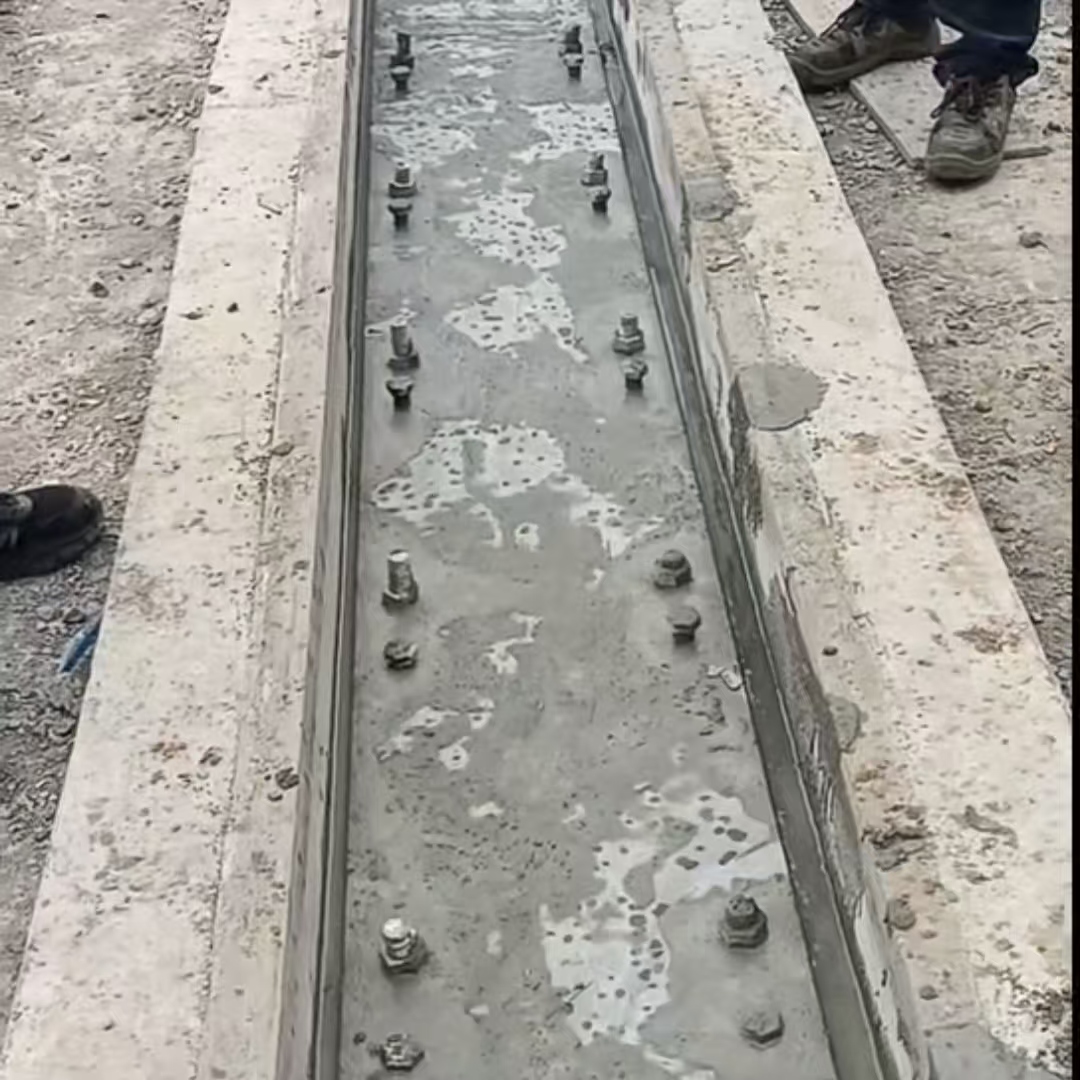 杜尔伯特港口码头起重机龙门吊重型机械设备稳固用早强快凝轨道胶泥